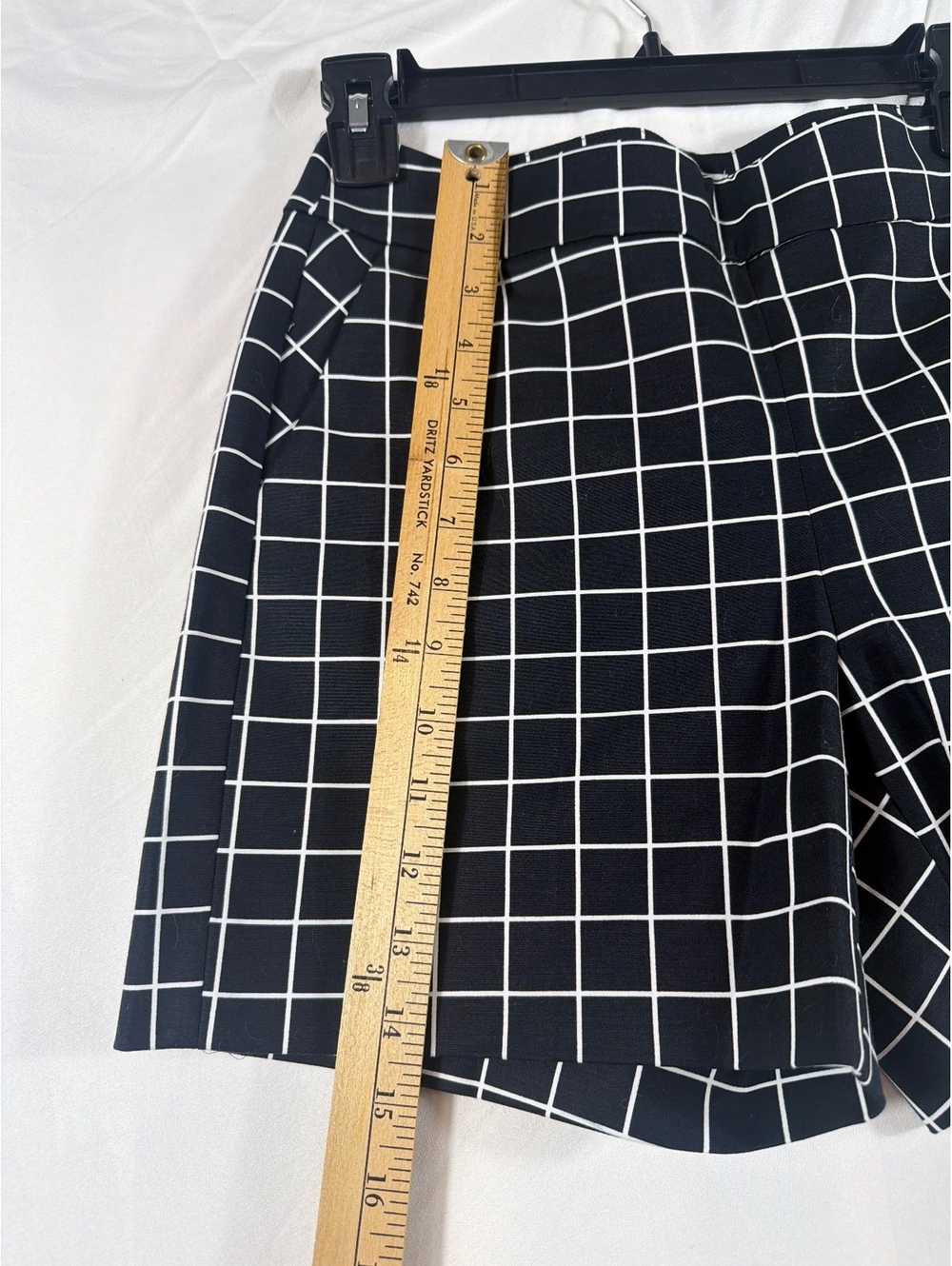 White House Black Market Black and White Windowpane Check Shorts Size 0 - Picture 4 of 5